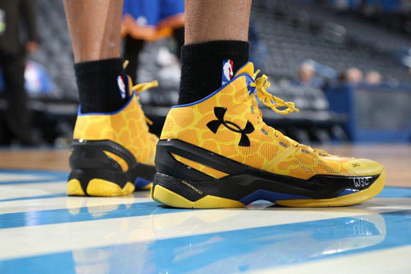 stephen-curry-game-winner-under-armour-curry-two-yellow-pe-5_o38t5z.jpg